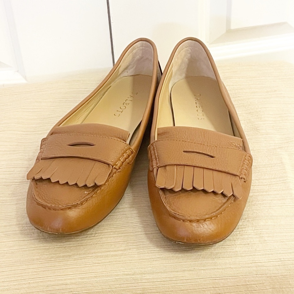 Talbots Caramel Brown Tan Leather Penny Loafers Fringe Detailing. Size Women's 9